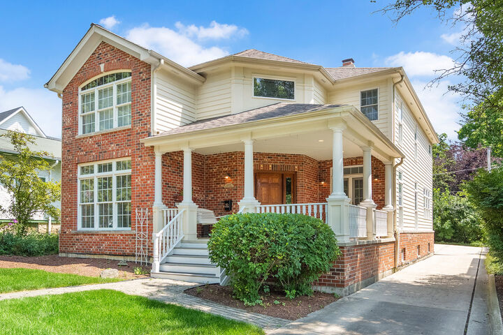 Property Photo:  4829 Linscott Avenue  IL 60515 