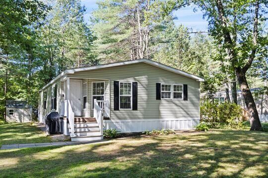 Property Photo: 2196 Sanford Road 5 ME 04090