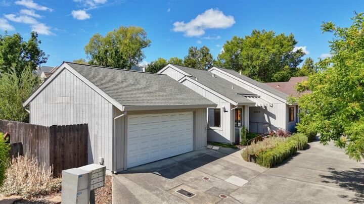 Property Photo:  2405 Sparrow Court  CA 95616 