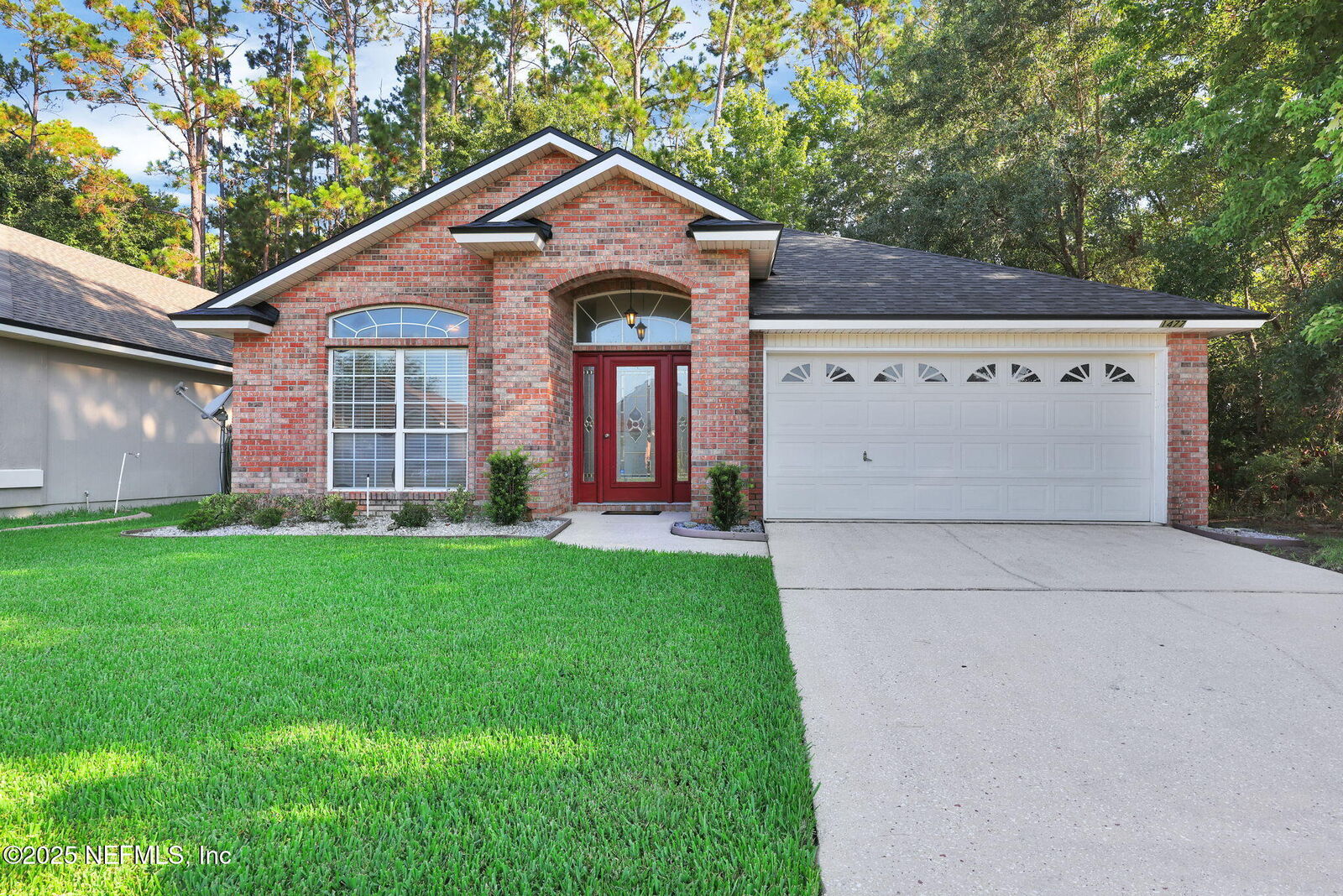 Property Photo: 1477 Greenway Place FL 32003