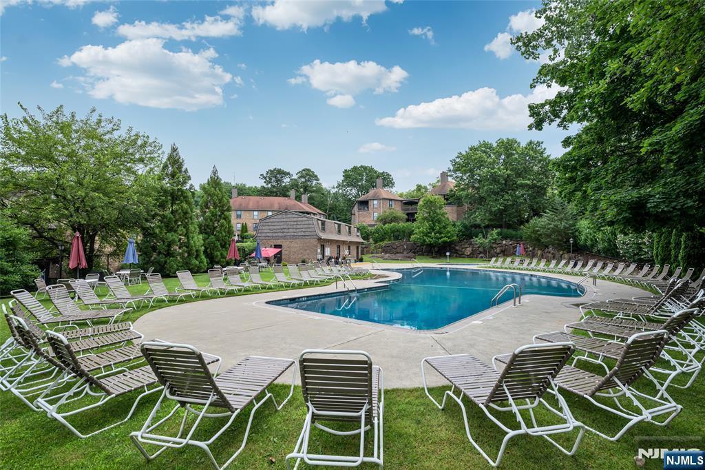Property Photo: 181 Long Hill J-9 NJ 07424