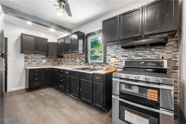 Property Photo: 42 W Salome Avenue OH 44310
