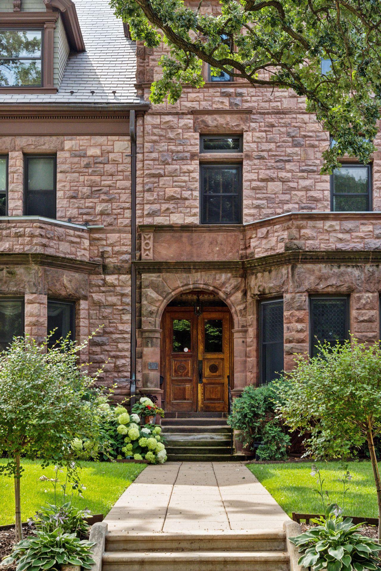 Property Photo:  324 Summit Avenue 101  MN 55102 