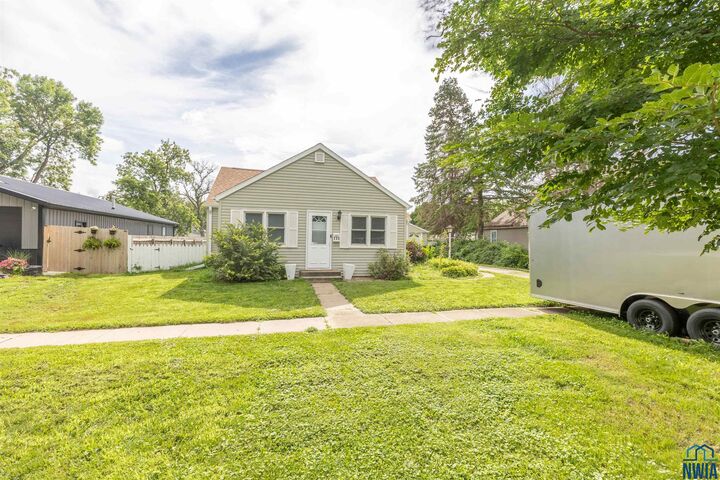 Property Photo: 711 6th Street IA 51040