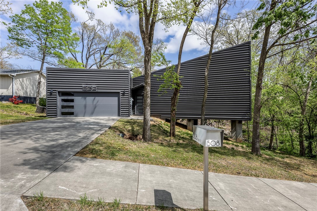 Property Photo:  508 J Street  AR 72712 
