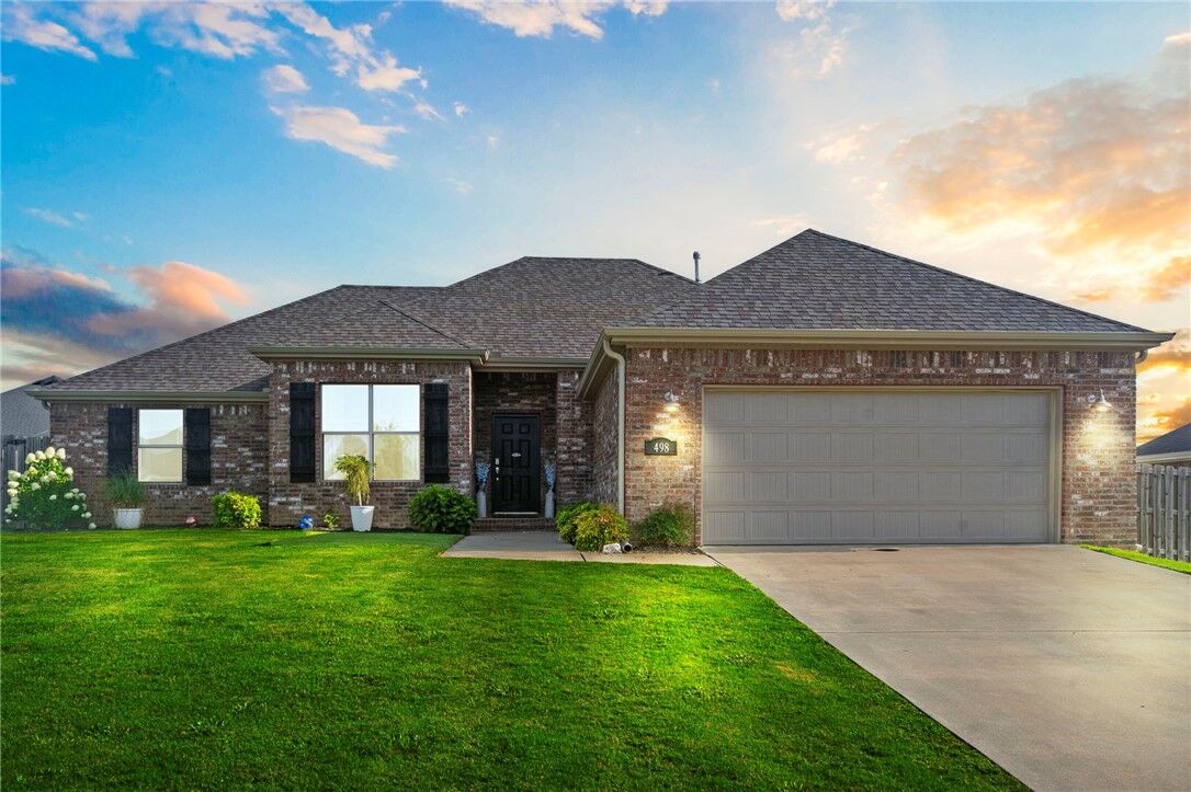 Property Photo:  498 Concho Street  AR 72730 