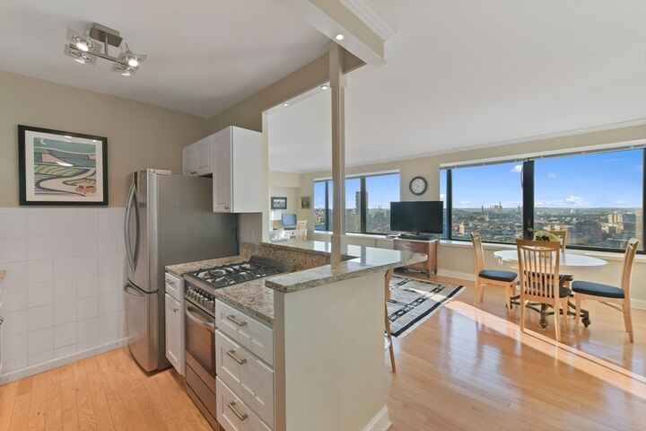 Property Photo:  85 East India Row 25H  MA 02110 