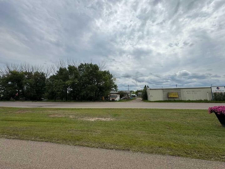 Property Photo: 2201 14th Ave AB T0B 4P0