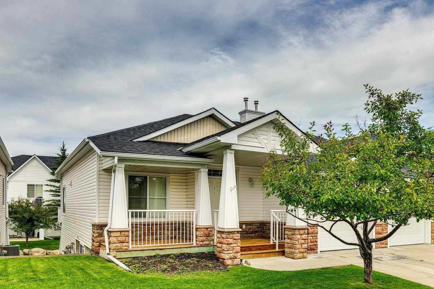 124 Tucker Circle  Okotoks AB T1S 2J8 photo
