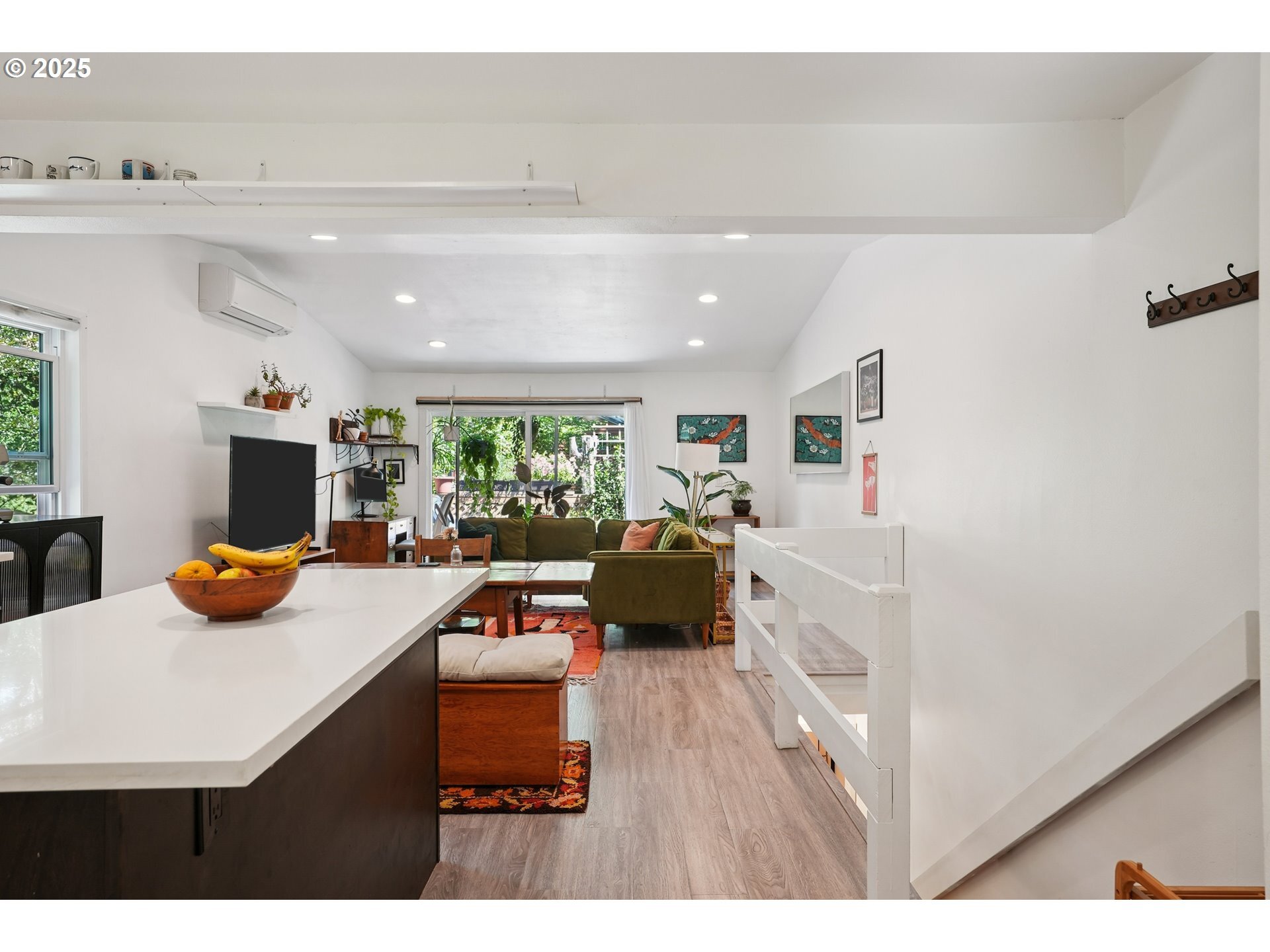 Property Photo:  4594 SW Caldew St #A  OR 97219 