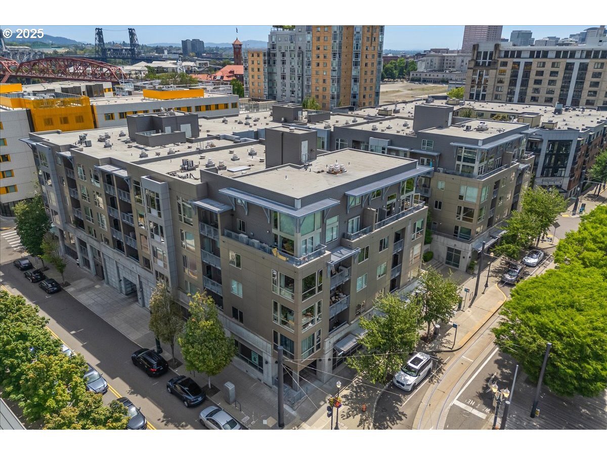 Property Photo: 1125 NW 9th Ave 415 OR 97209