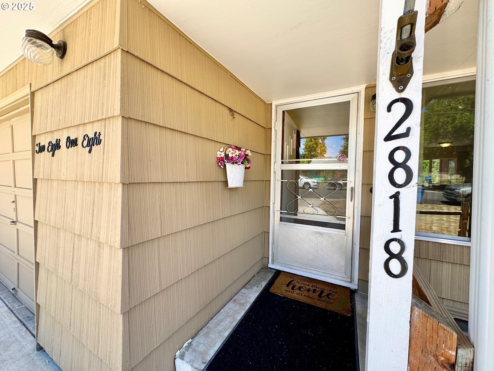 Property Photo: 2818 I St WA 98671