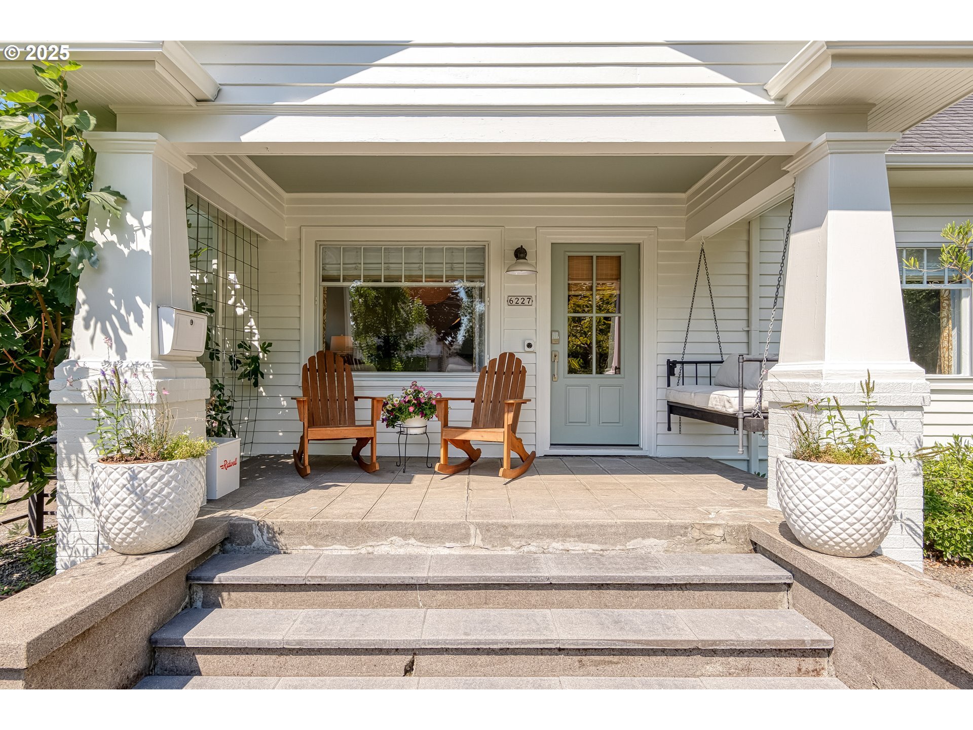 Property Photo:  6227 N Denver Ave  OR 97217 
