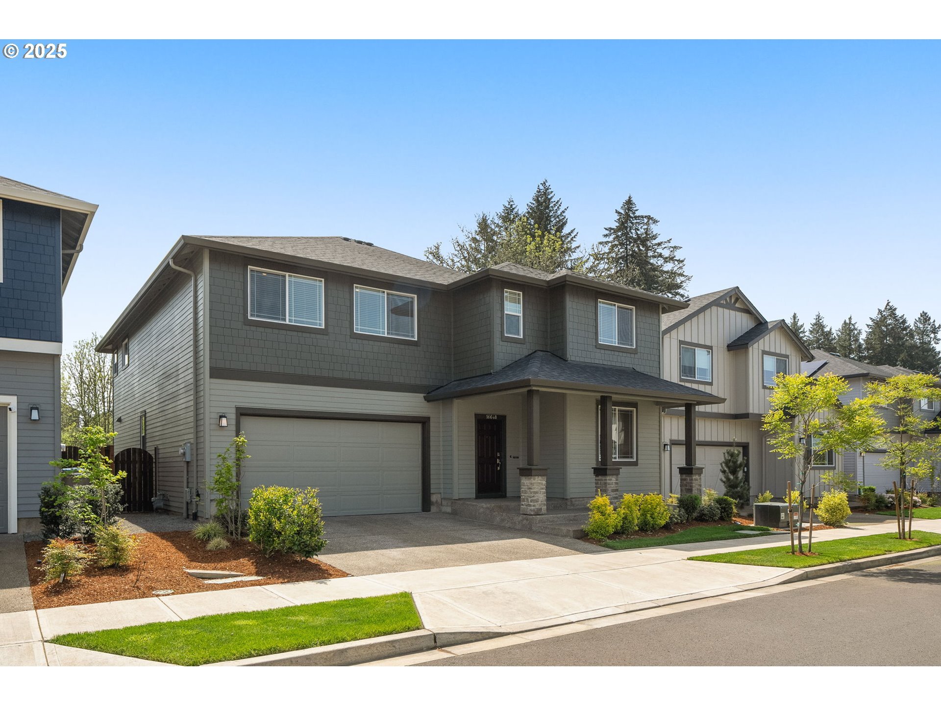Property Photo: 16648 SW Colorado Ln OR 97224