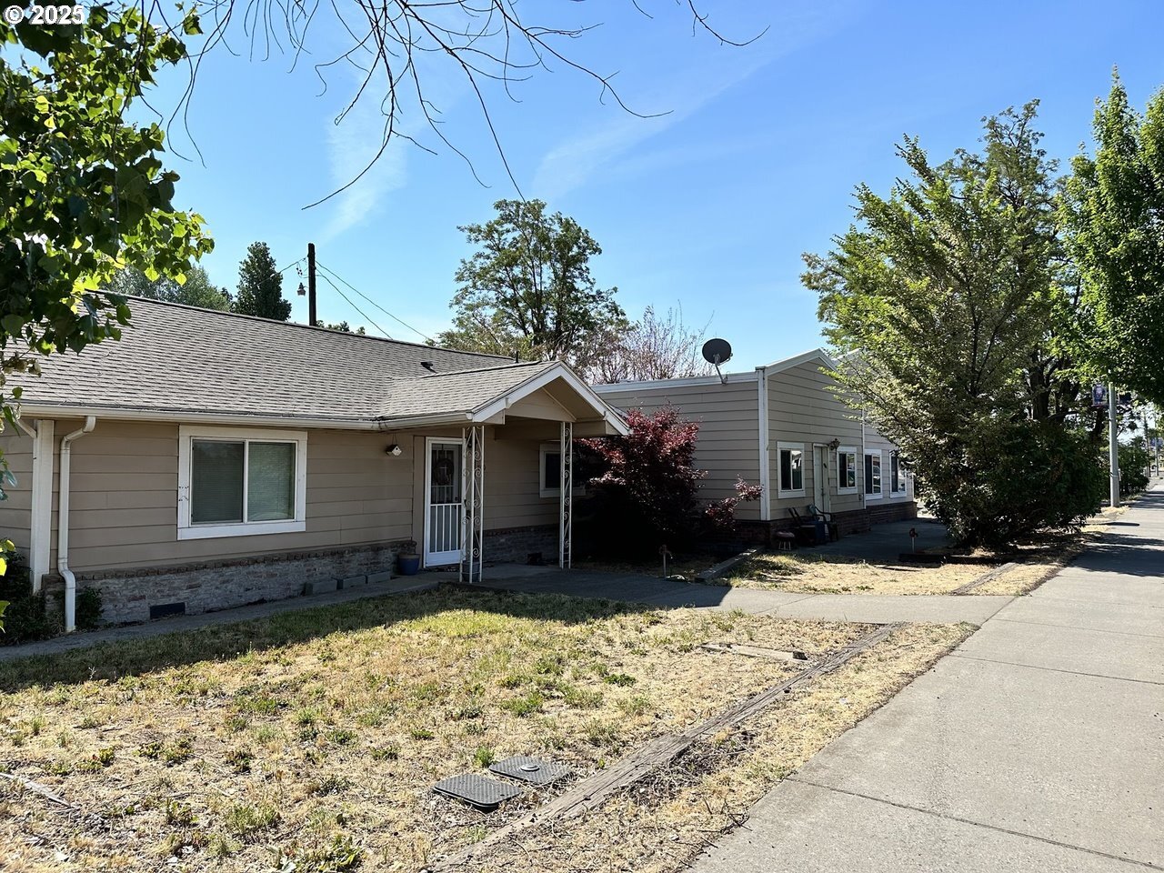 Property Photo: 700 S 702 704 S Columbus Ave WA 98620