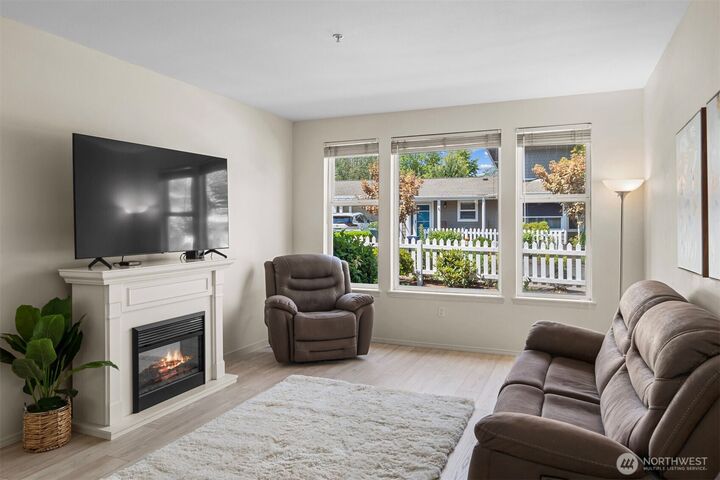 Property Photo: 22511 SE 37th Terrace 1409 WA 98029