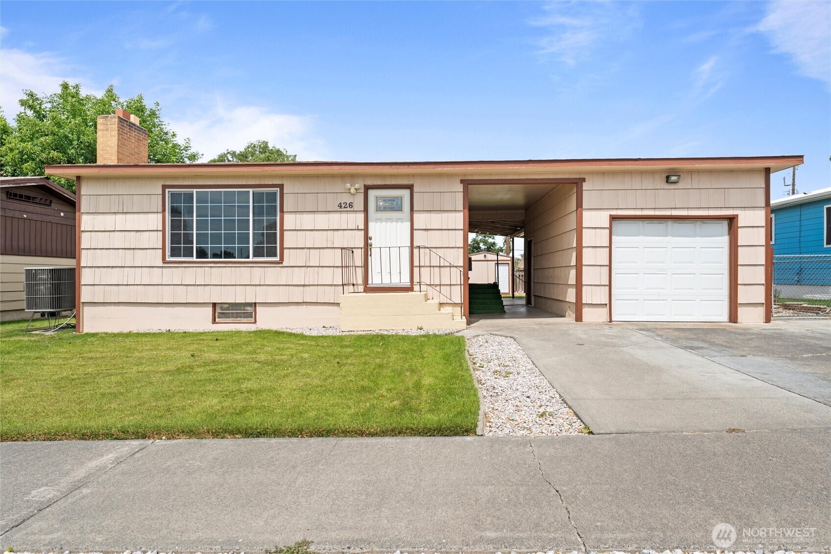 Property Photo:  426 E Brown Avenue  WA 98837 