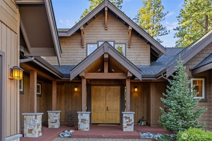 Property Photo: 301 Tipple Hill Loop WA 98922