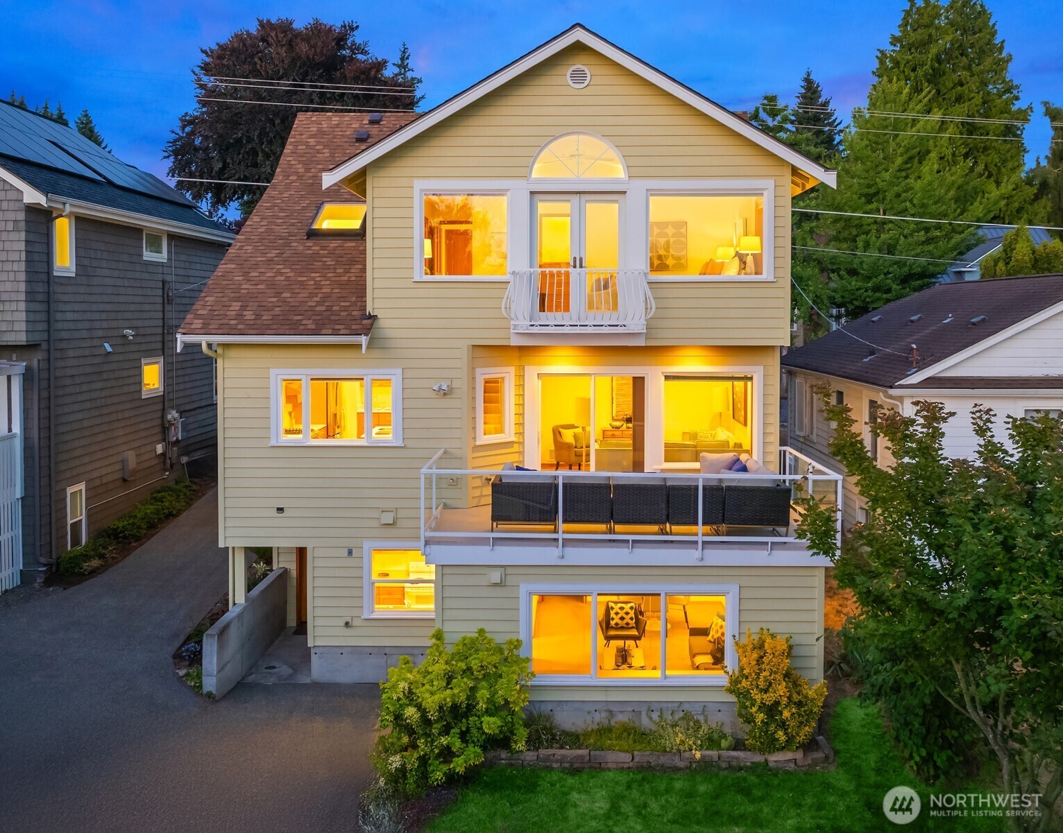 Property Photo: 6547 30th Avenue NE WA 98115