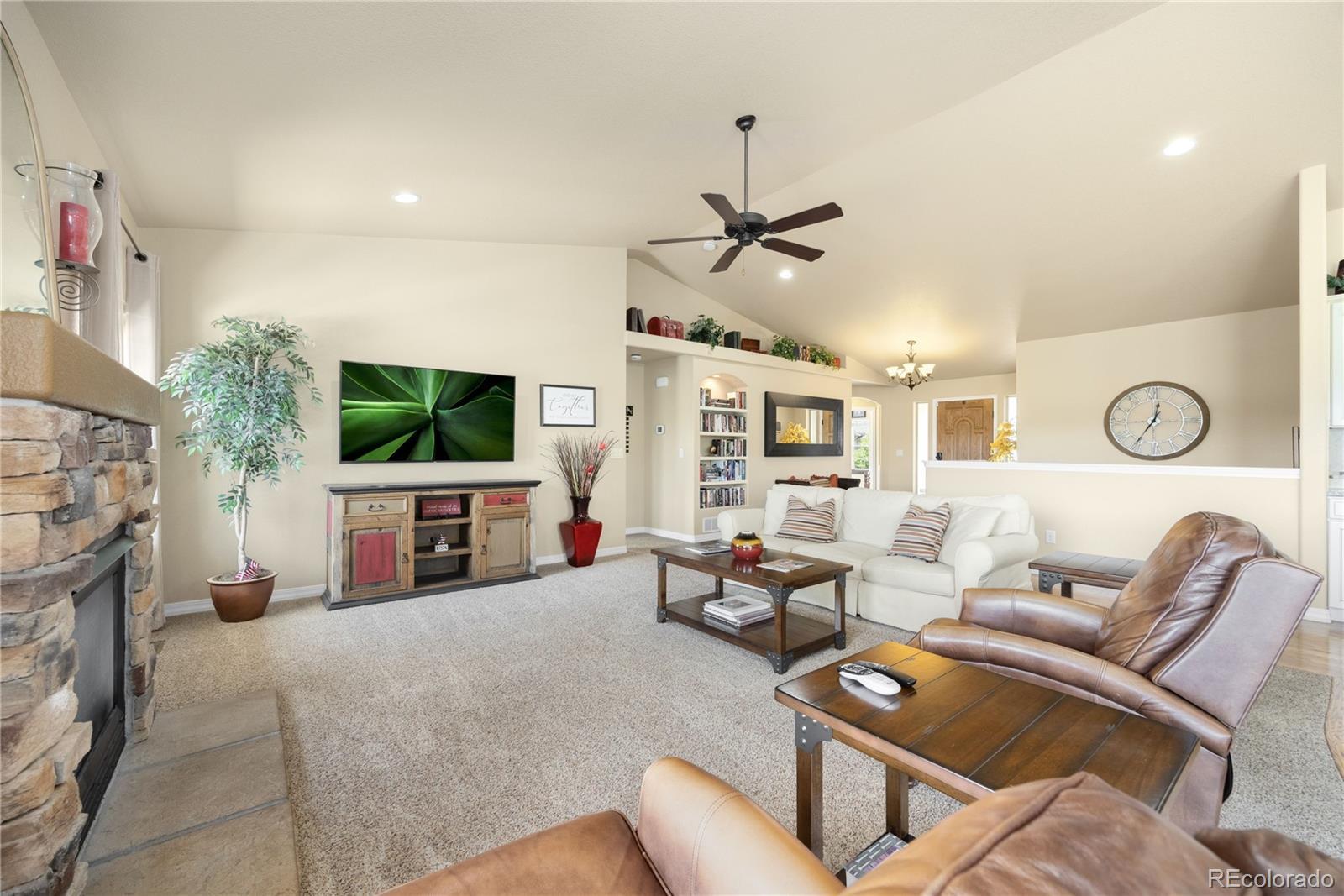 Property Photo:  