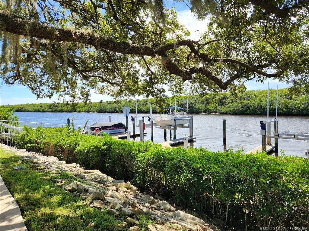 Property Photo:  2502 SE Anchorage Cove H2  FL 34952 