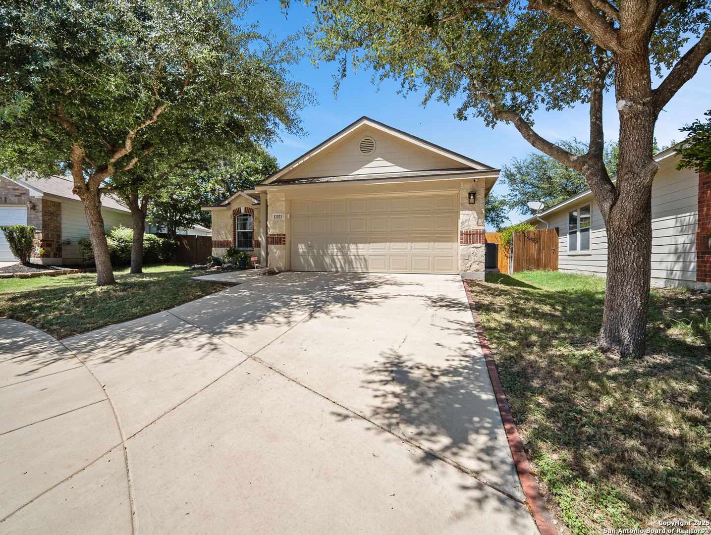 Property Photo: 12023 Mill Love TX 78254