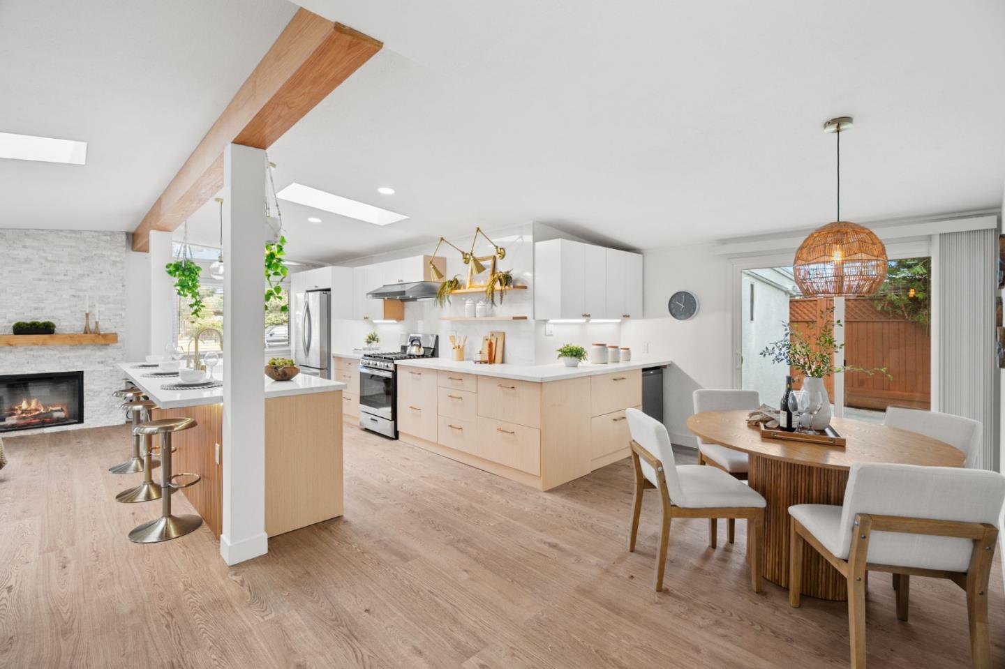 Property Photo:  850 Las Palmas Drive  CA 95051 