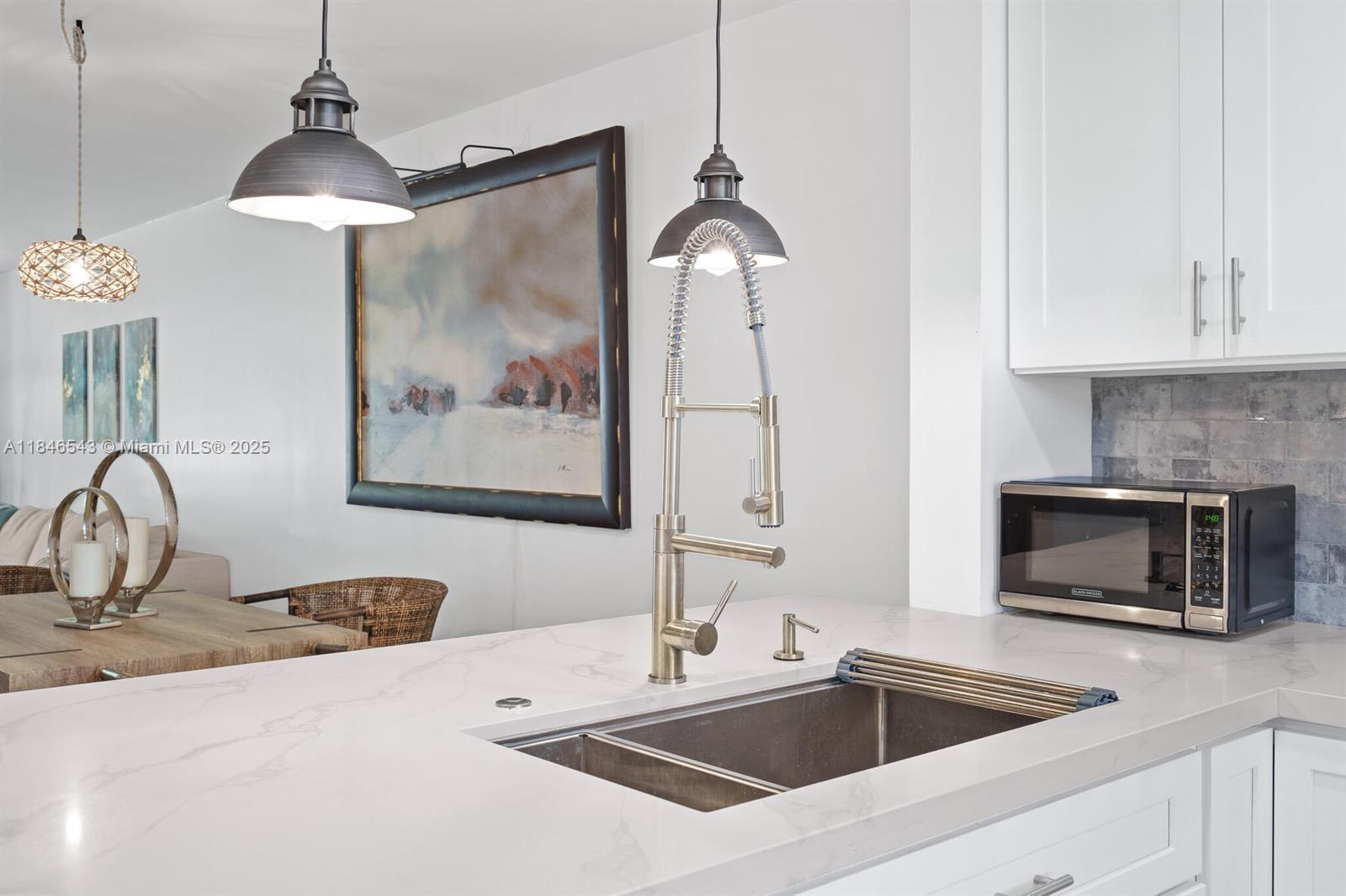 Property Photo:  555 Banyan Tree Ln 206  FL 33483 