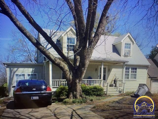 Property Photo:  402 E 14th St  KS 66801 