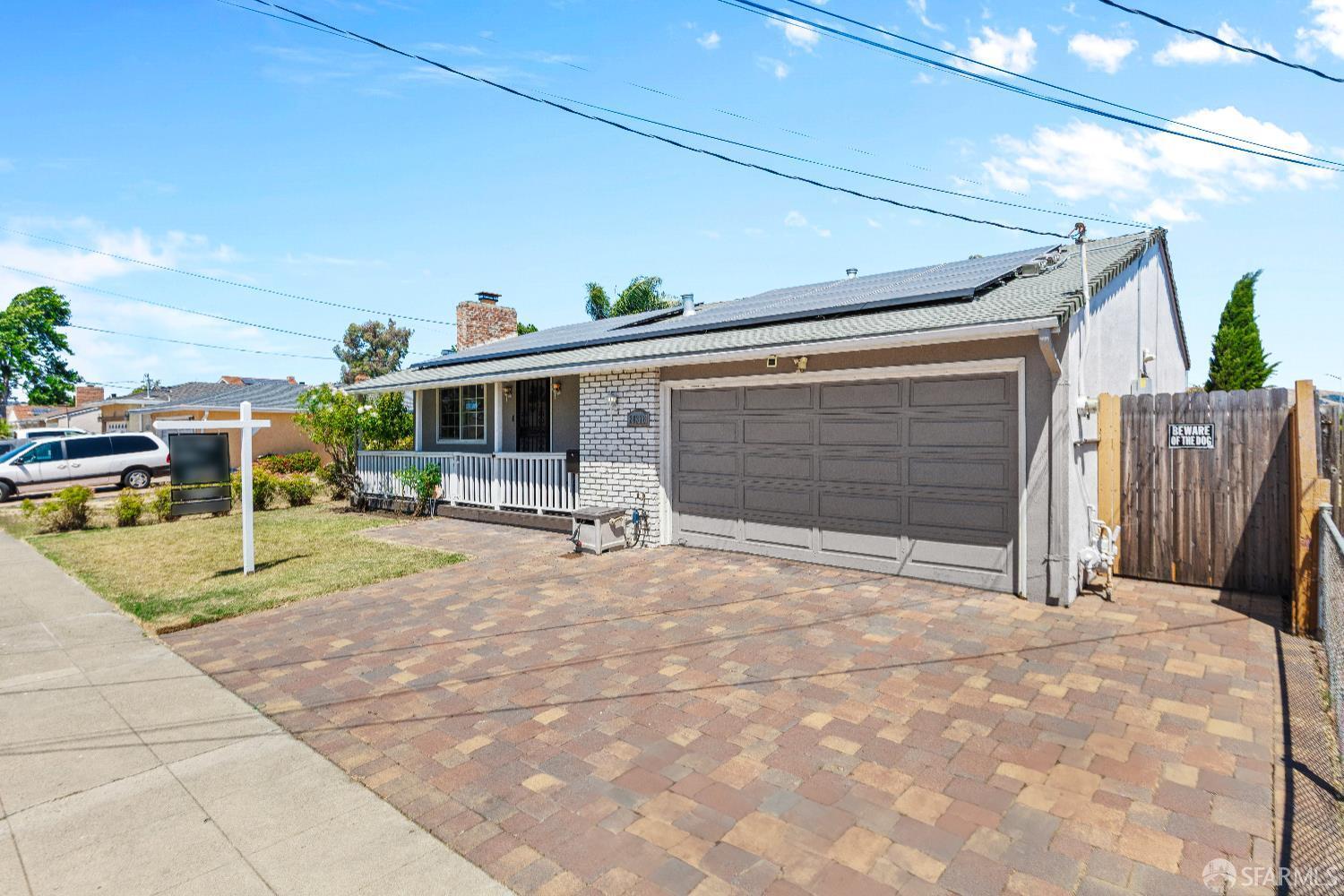 Property Photo: 28378 Thackeray Avenue CA 94544