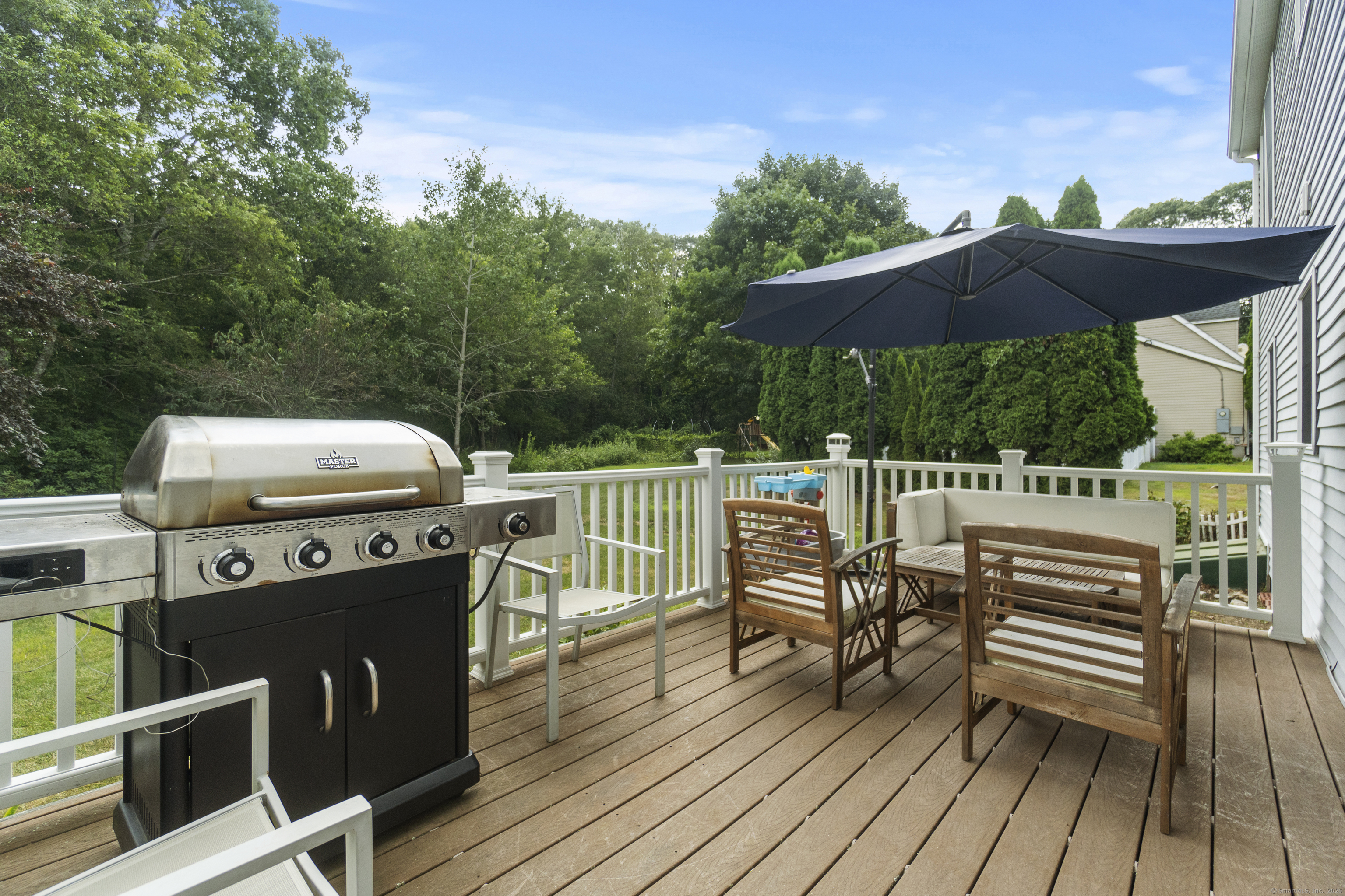 Property Photo: 527 New London Road CT 06355
