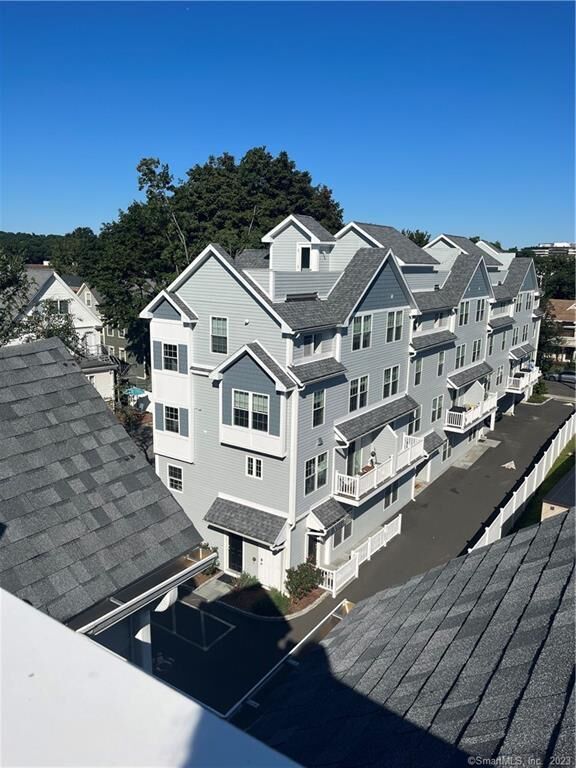 Property Photo:  20 3rd Street 12  CT 06905 