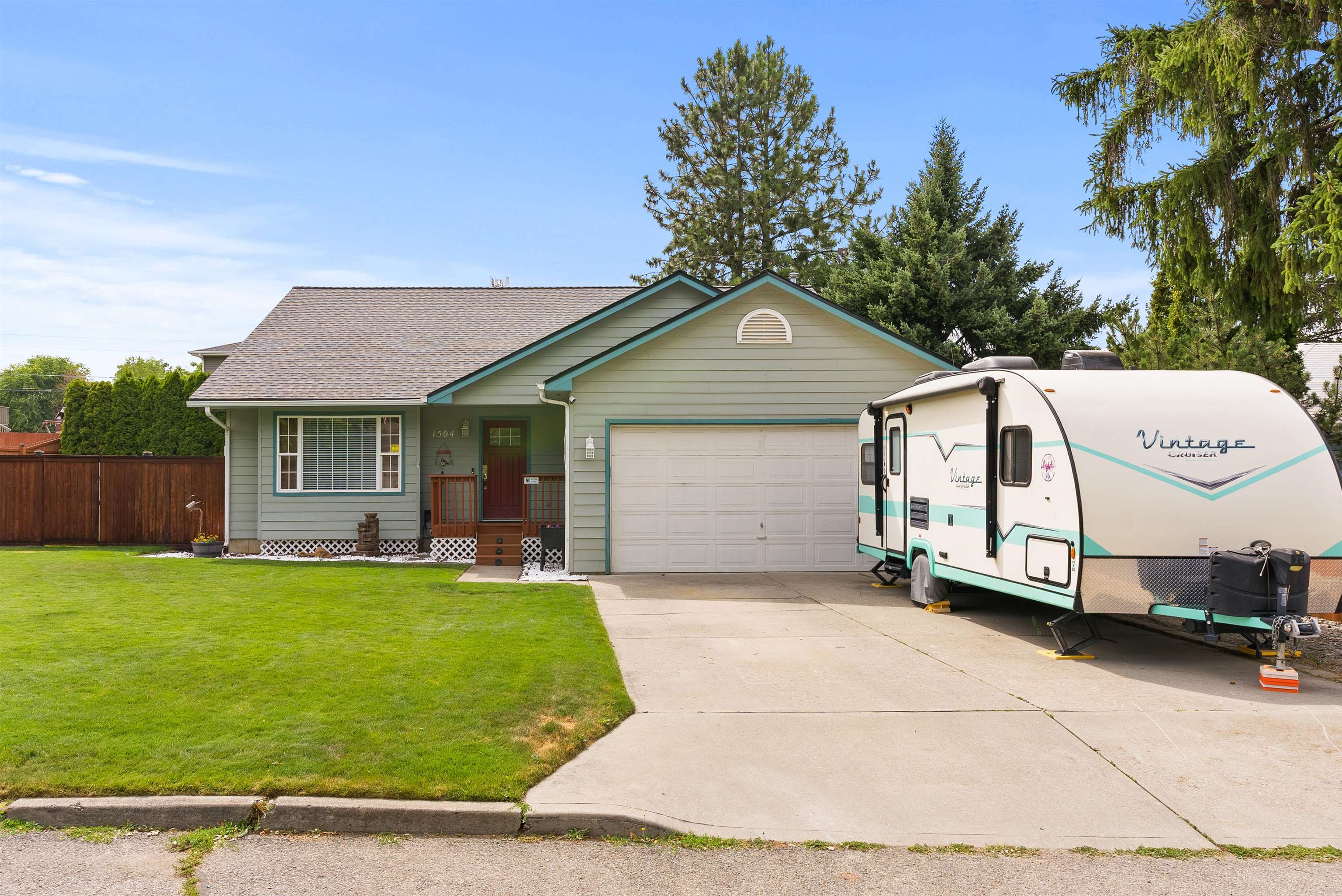 Property Photo: 1504 S Skipworth Rd WA 99206
