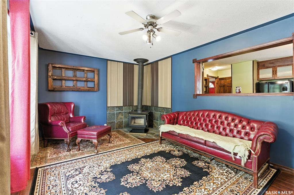 Property Photo: 732 1st Avenue N SK S0K 2T2