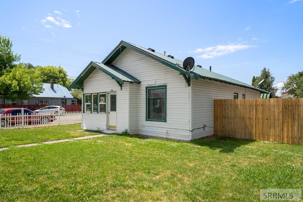 Property Photo: 405 1st W ID 83443