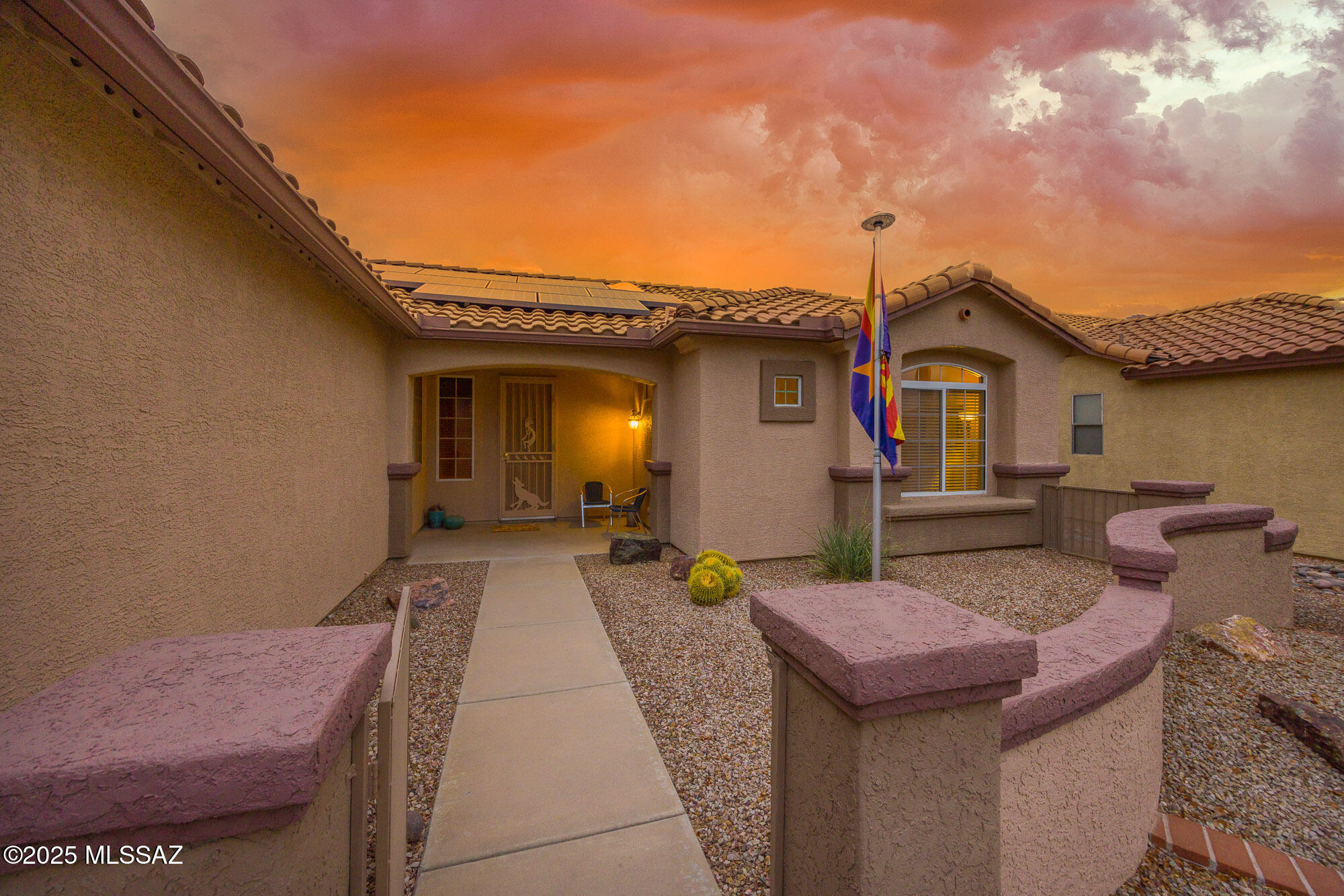 Property Photo: 8064 W Greensleeves Way AZ 85743