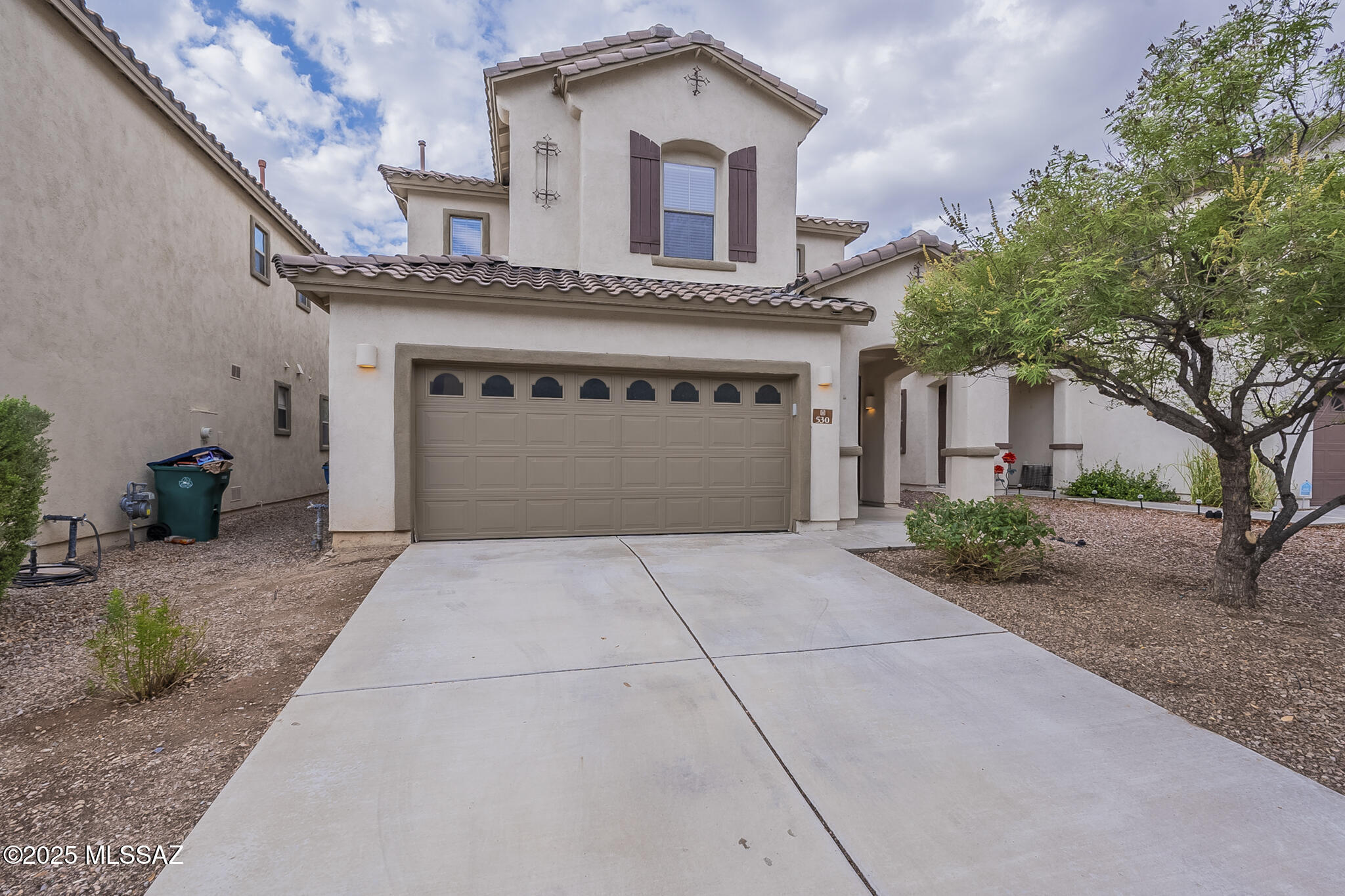 Property Photo: 530 E Calle De Ocaso AZ 85629