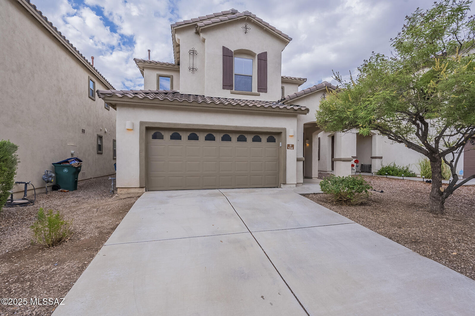 Property Photo: 530 E Calle De Ocaso AZ 85629