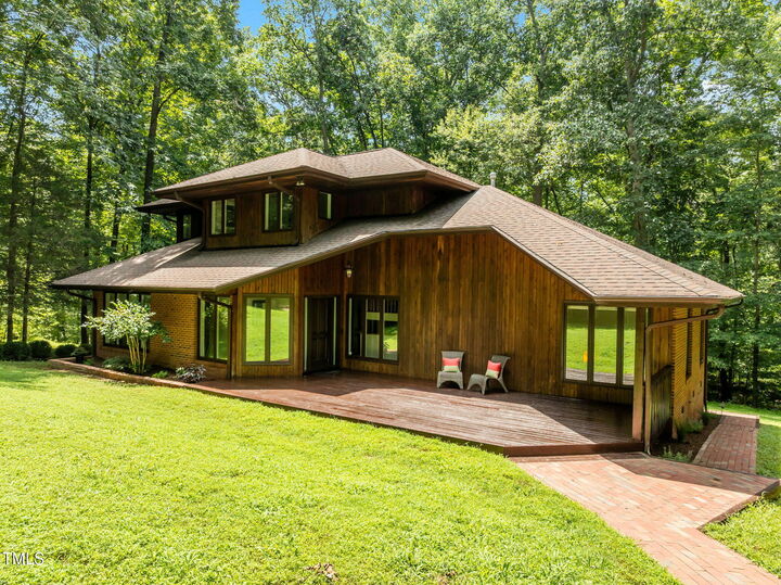 Property Photo: 801 Creekstone Drive NC 27516