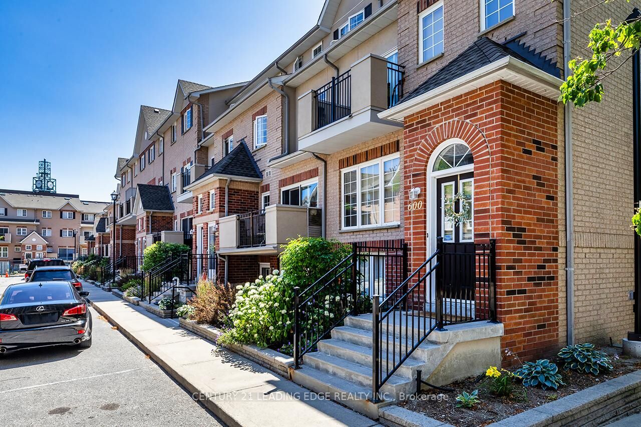 Photo de la propriété:  1400 The Esplanade Drive N 621  ON L1V 6V2