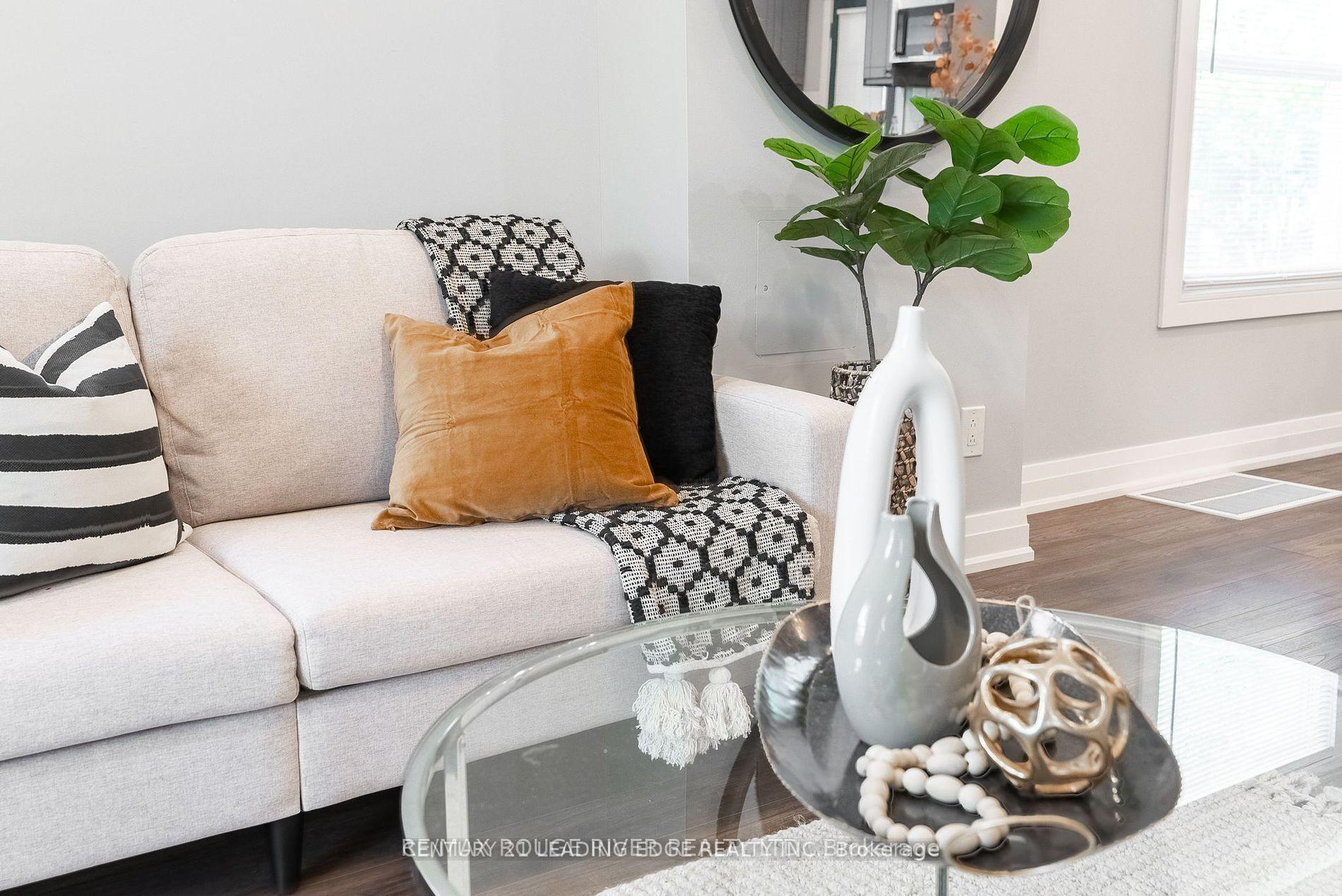 Photo de la propriété:  127 Ritson Road S  ON L1H 5H4 