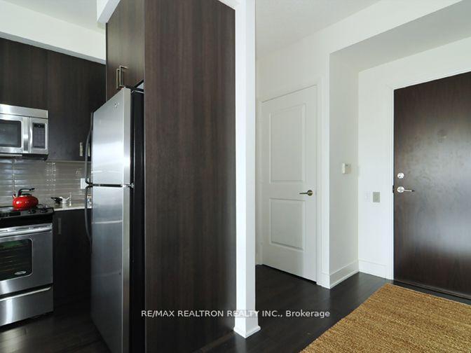 Property Photo: 7608 Yonge Street 329 ON L4J 1V9