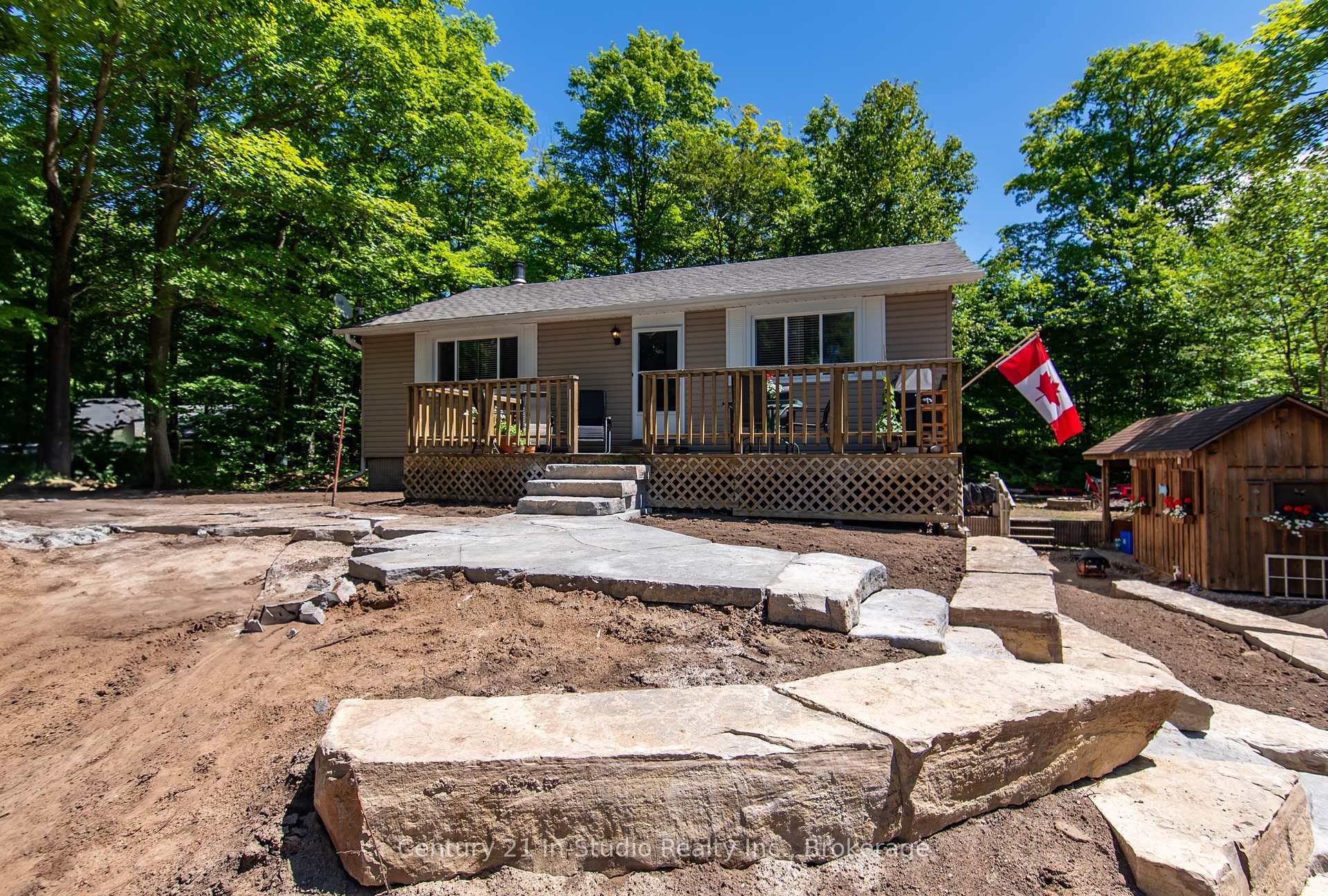 Property Photo:  25 Emerson Avenue  ON N0H 2G0 