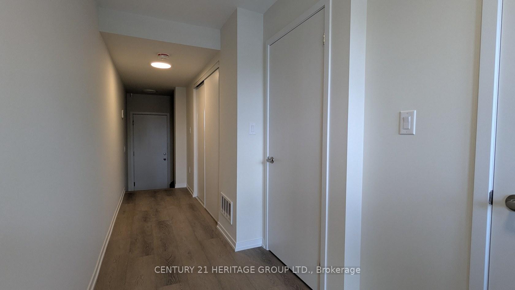 Photo de la propriété: 48 Matawin Lane ON L4B 3X9