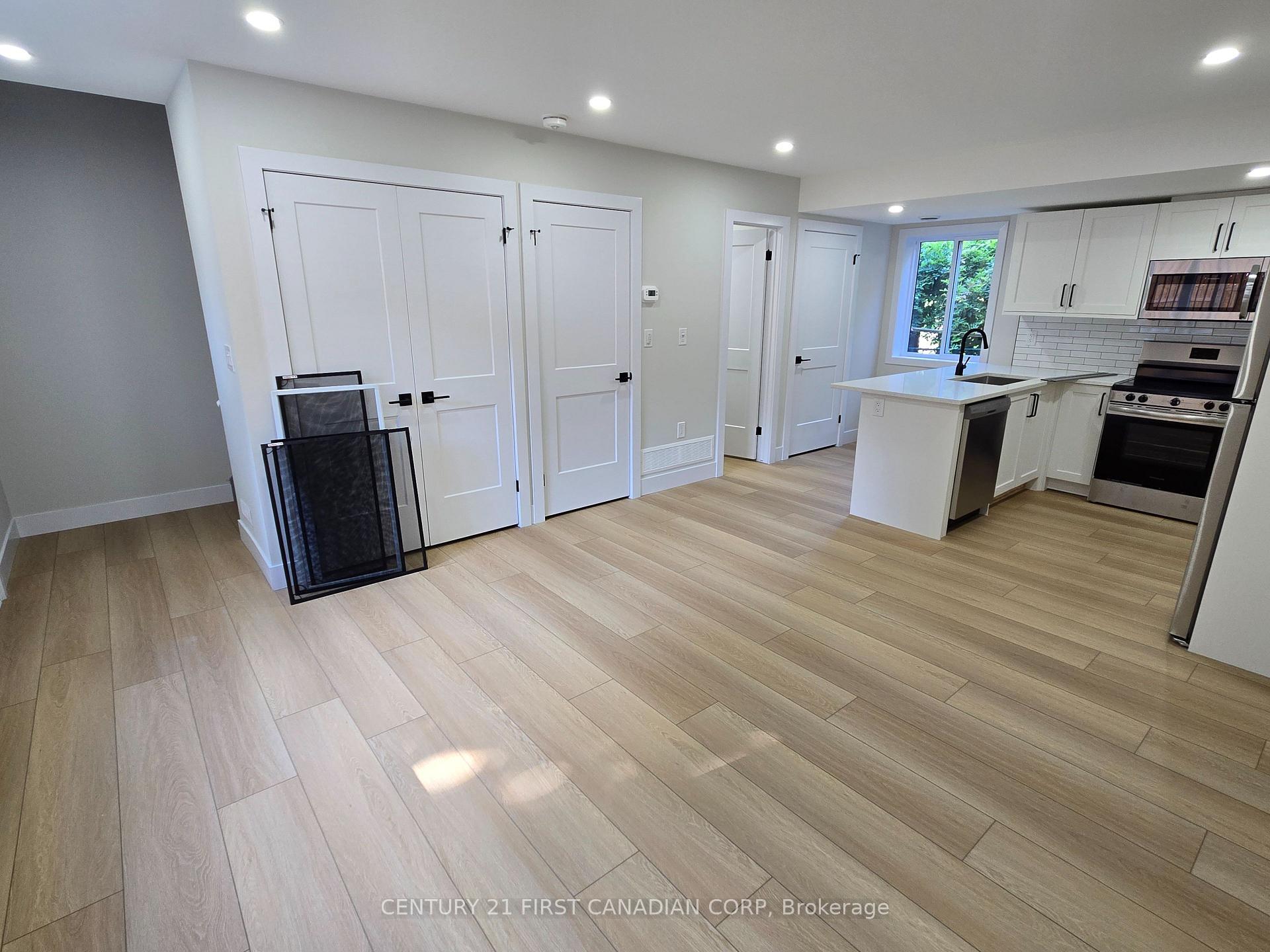 Photo de la propriété:  640 Victoria Street 3  ON N5Y 4C1 
