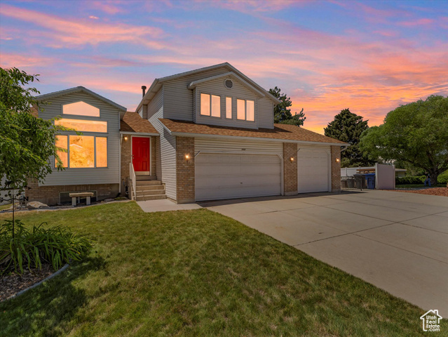 Property Photo: 7692 S Canterbury Ln UT 84121