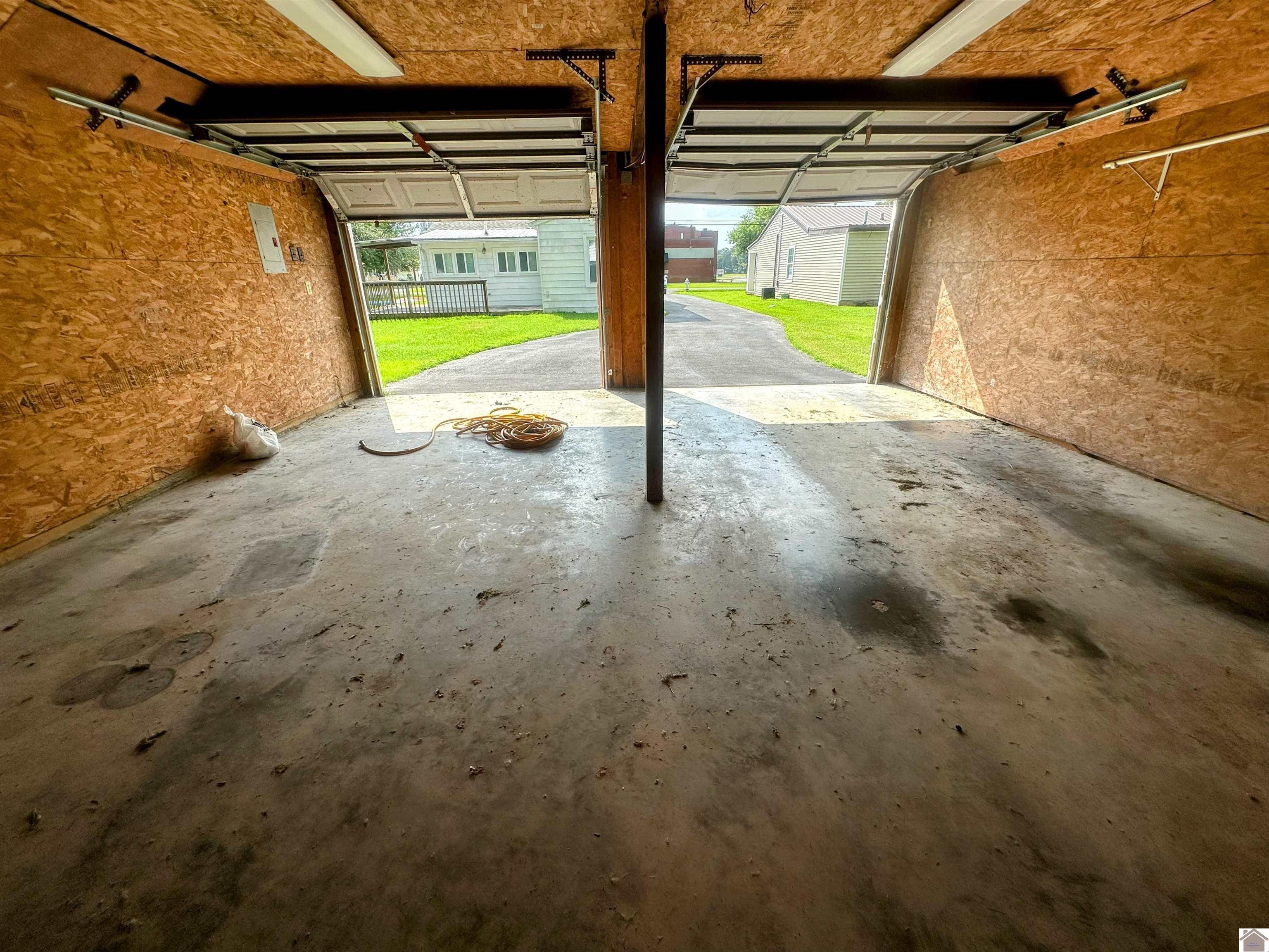 Property Photo: 1010 Yarbro Lane KY 42001