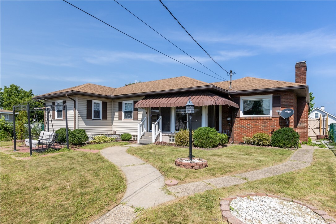 Property Photo:  1213 Frank Ave  PA 15644 