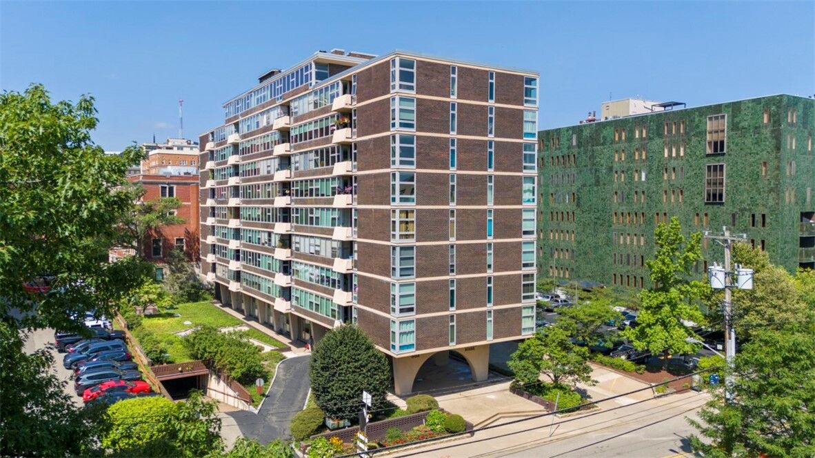 Property Photo:  552 N Neville St Ph2  PA 15213 