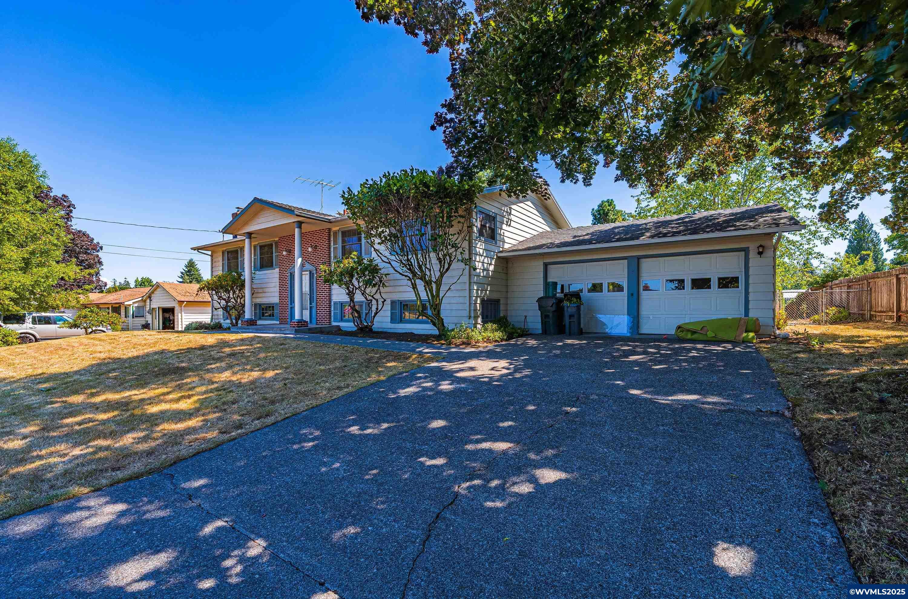 Property Photo:  610 Apple Blossom Av NE  OR 97303 